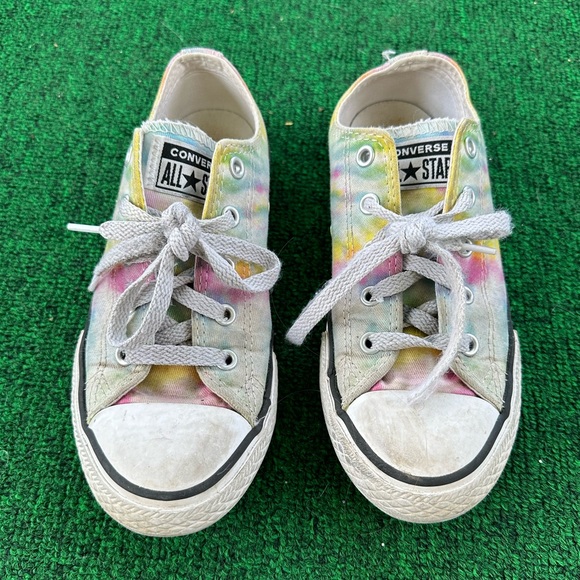 Converse All Star Little Girl Size 2 Tie Dye Low Top Sneakers - Picture 2 of 9